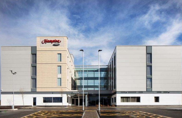 《PA视讯在全球》系列报道之一——英国布里斯托机场希尔顿欢朋酒店